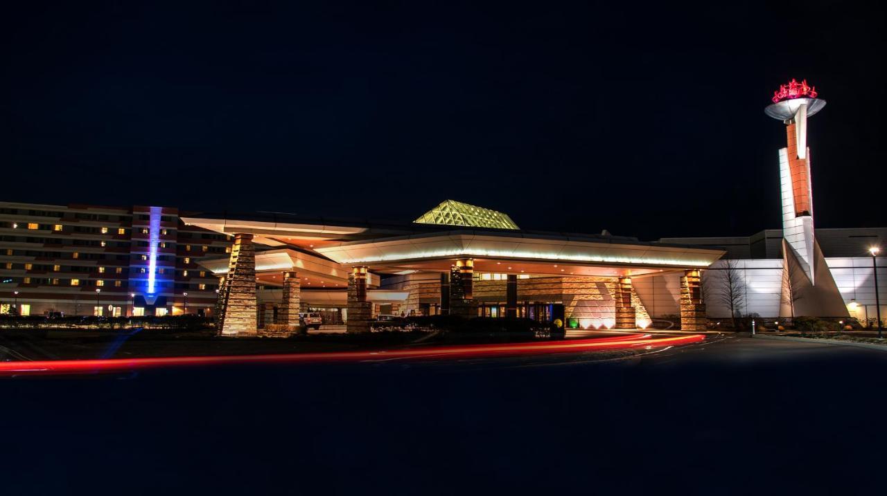 Mohegan Pennsylvania - Adults Only Wilkes-Barre Exterior photo