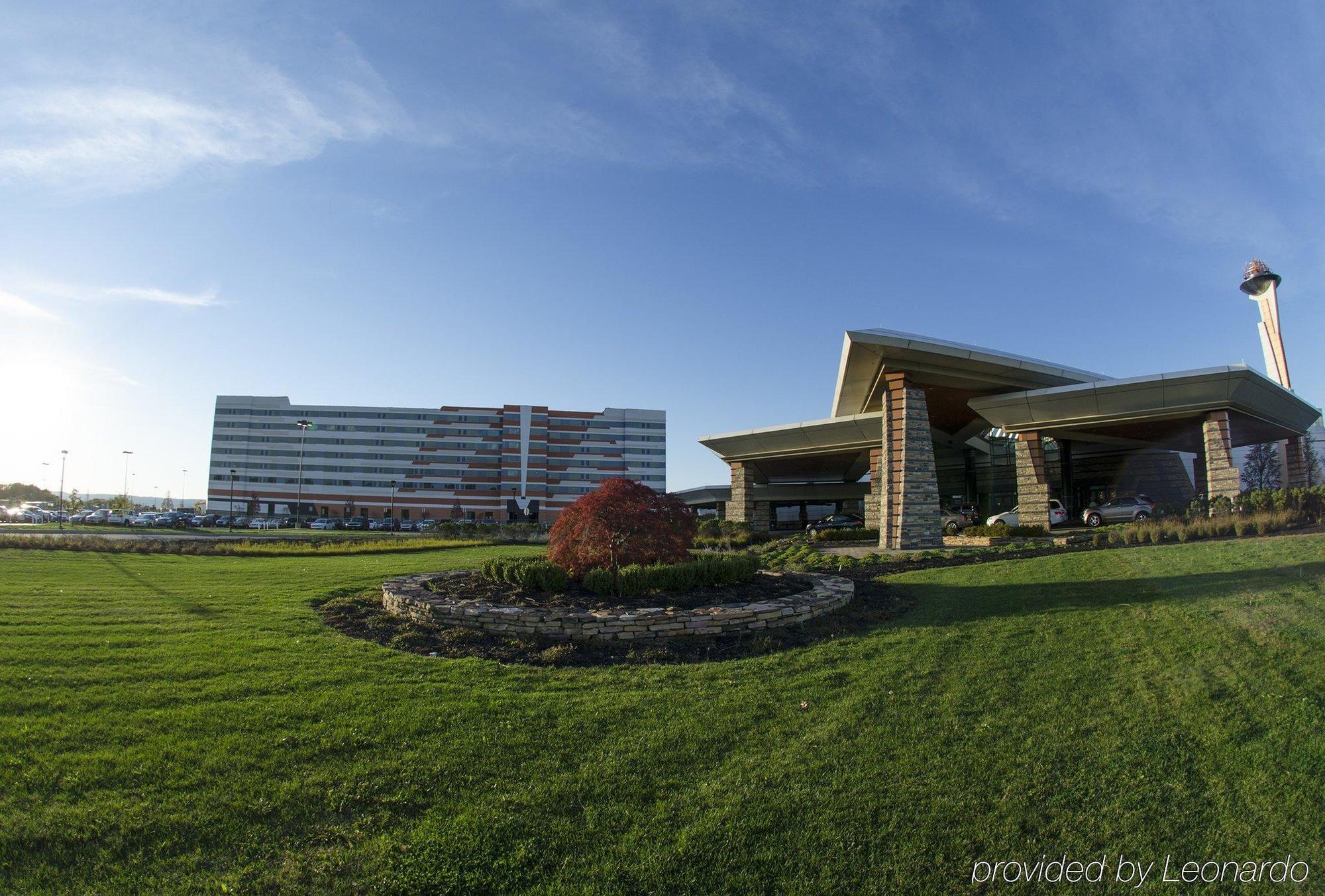 Mohegan Pennsylvania - Adults Only Wilkes-Barre Exterior photo