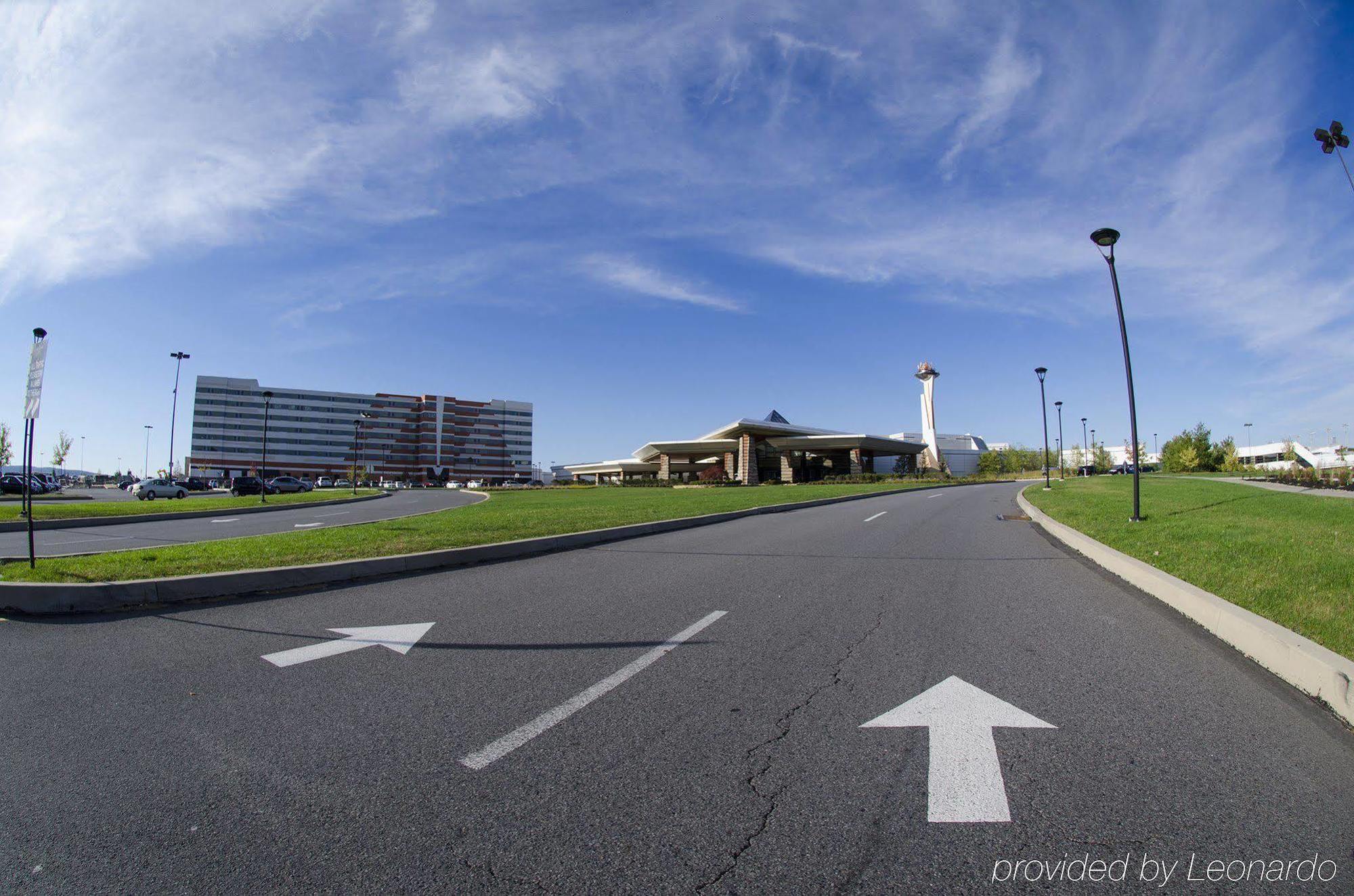 Mohegan Pennsylvania - Adults Only Wilkes-Barre Exterior photo